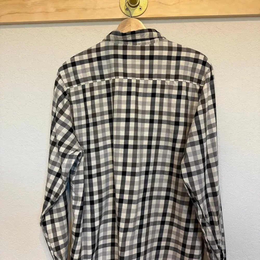 Men's The North Face Black and‎ Cream Plaid Long Sleeve Button Down Size L